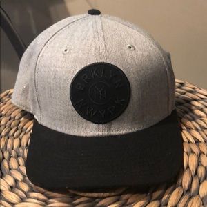 h&m snapback cap
